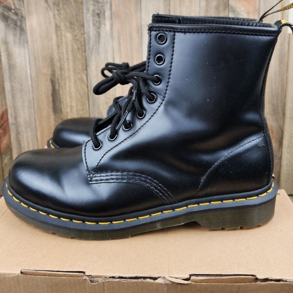 Dr. Martens Original Smooth Black Boot